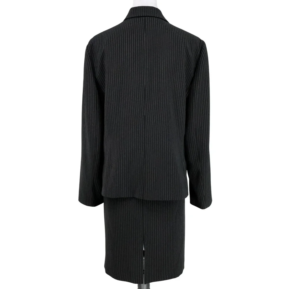 Tahari Skirt Suit Womens 16 Black Pinstripe Lined Buttons Pockets Career - Picture 2 of 16
